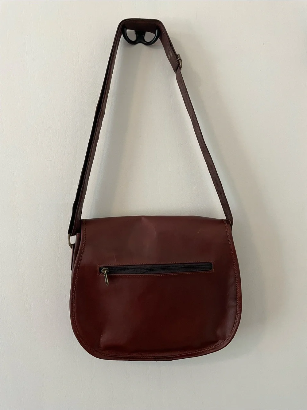 Classic Brown Leather Saddle Crossbody Bag